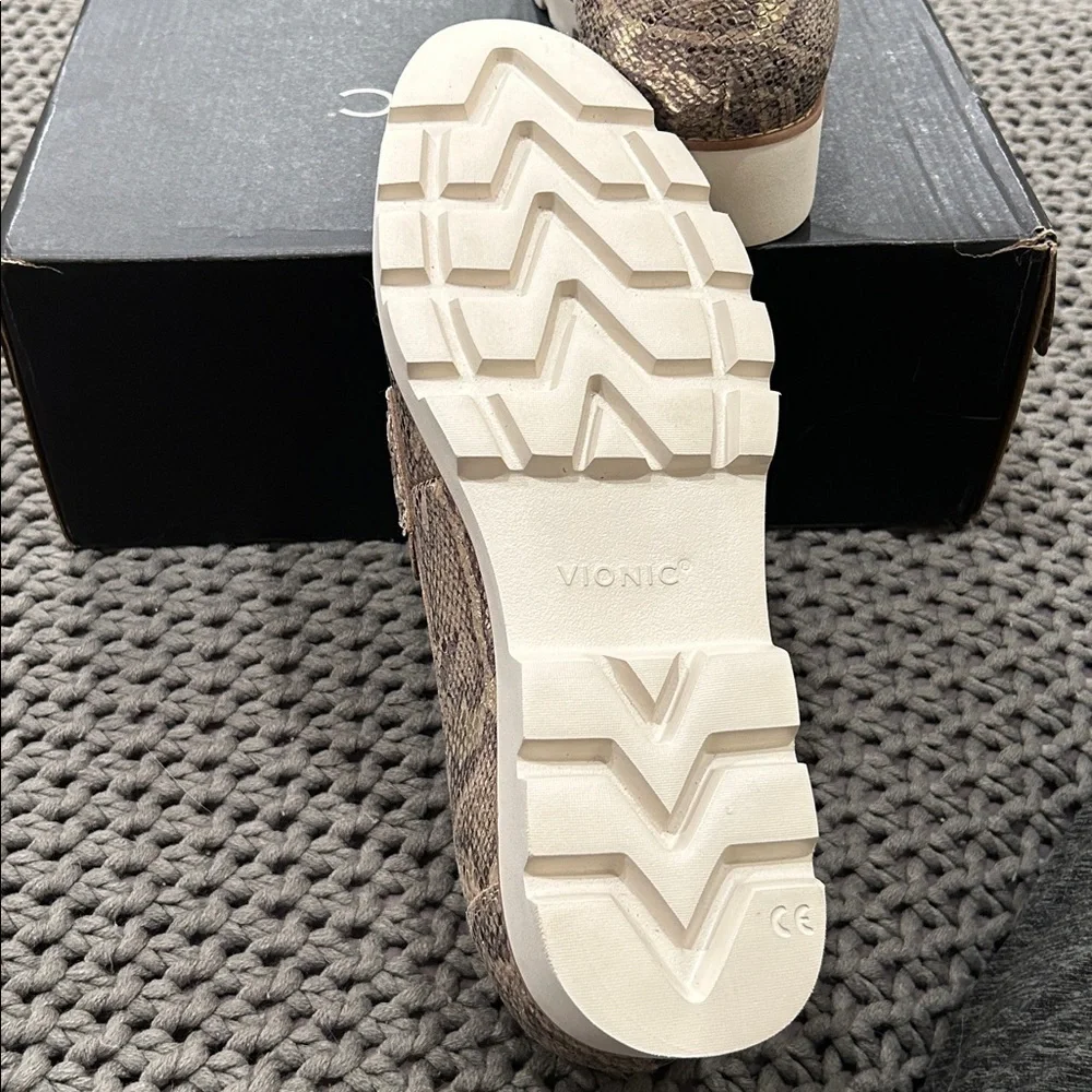 Vionic Womens Cheryl Ii Gold Snake 9 Wide